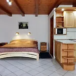Magyar Apartmanhazak I-iii. Zalakaros