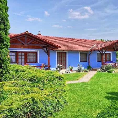 Magyar Apartmanhazak I-iii. Apartment *