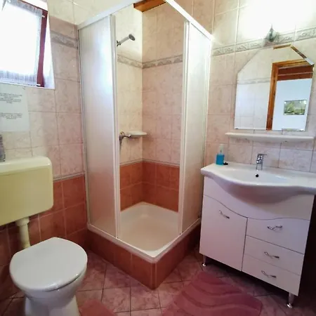 アパート Magyar Apartmanhazak I-iii.