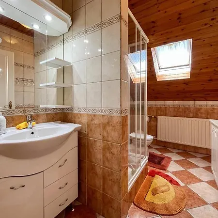 Magyar Apartmanhazak I-iii. * Zalakaros