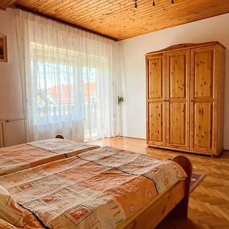 Apartment Magyar Apartmanhazak I-iii. *