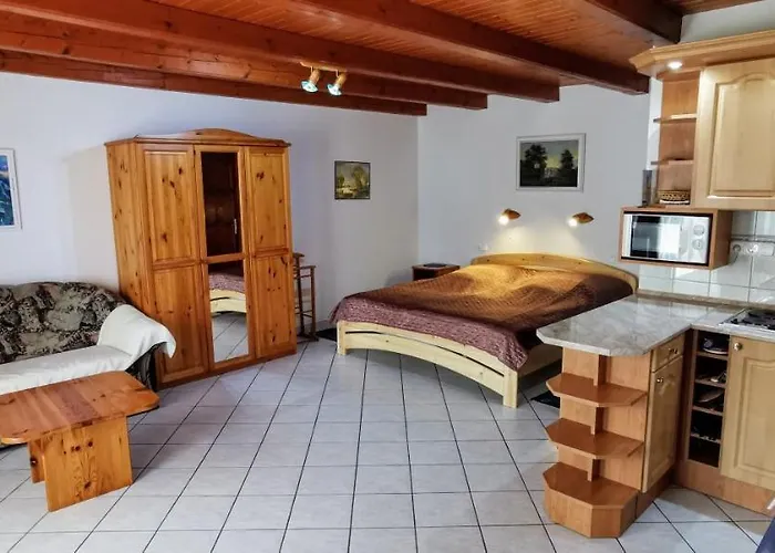 Magyar Apartmanhazak I-iii. * Zalakaros