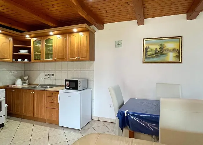 Magyar I-iii. Apartman