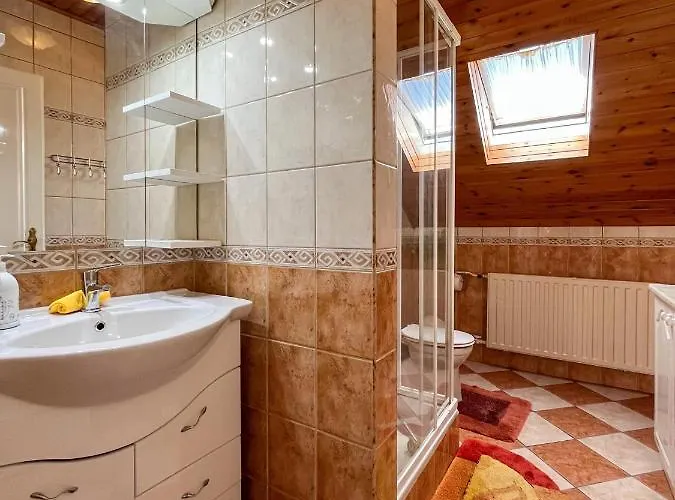 Magyar Apartmanhazak I-iii. * Zalakaros